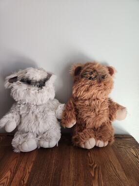 VTG Kenner 83/84 Star Wars Ewok Princess Kneesaa and Wicket Plush
 No Clothes